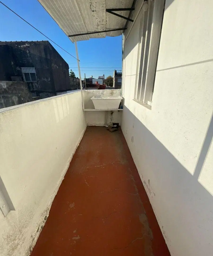 PH en planta alta, de 2 ambientes con entrada por pasillo 2