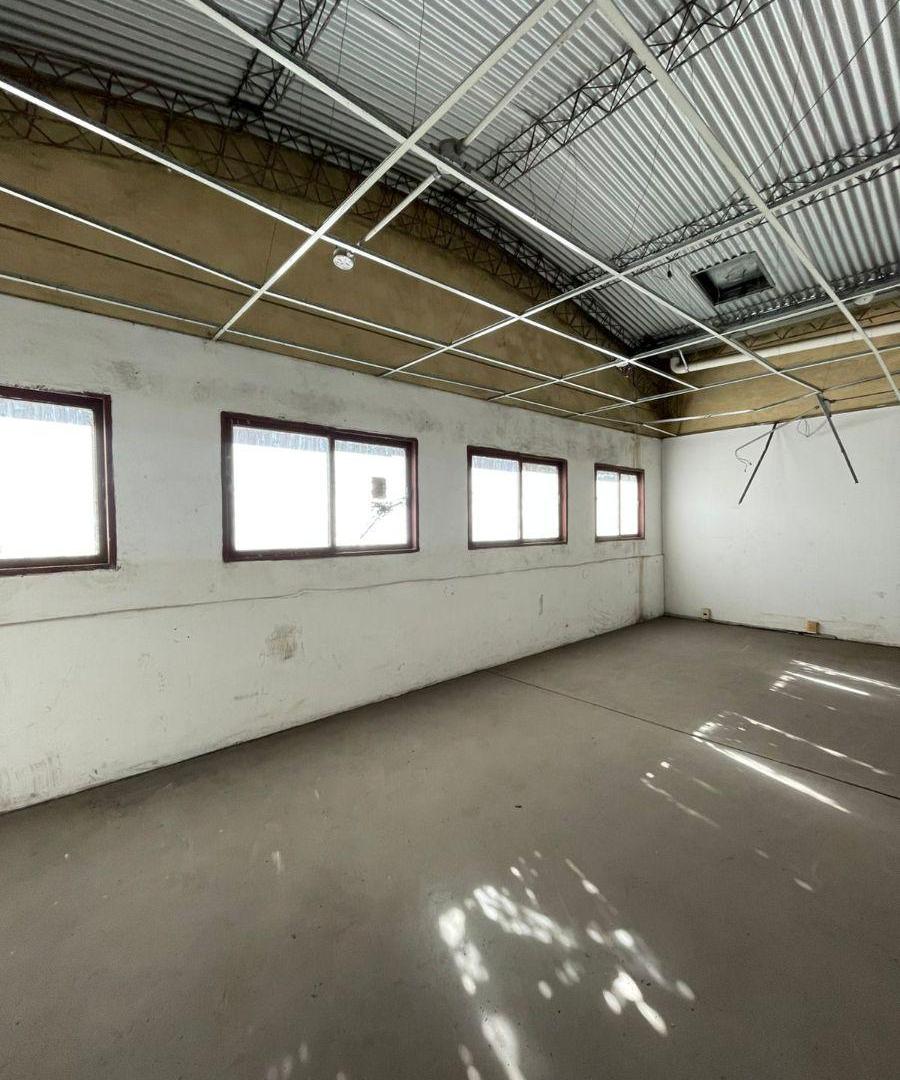 Foto de Galpon de 145 m2 parox en alquiler, imagen 3