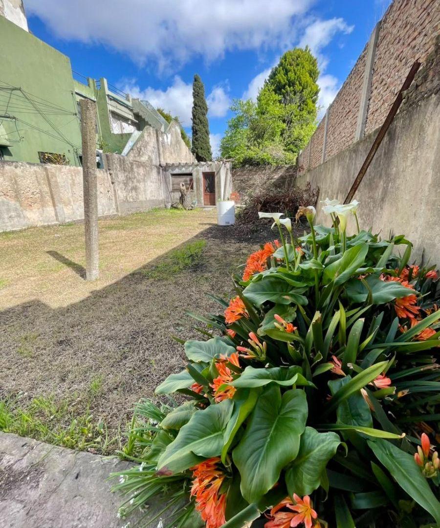 Foto de Excelente Casa Sobre Gran Lote (8.66 x 55) | Entrada de Auto y Amplio, imagen 3