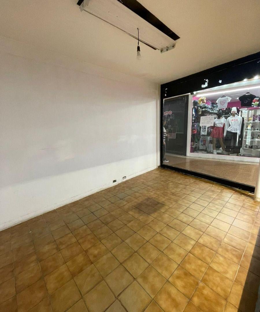 Foto de Local en galería Flabella - Lanus Centro-, imagen 1