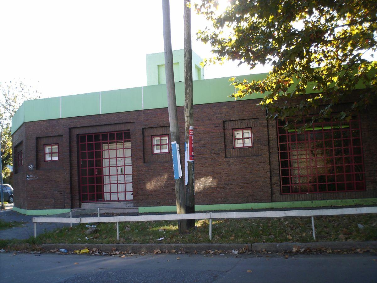 Foto de CASA EN ESQUINA 4 AMBIENTES CON COCHERA, imagen 2
