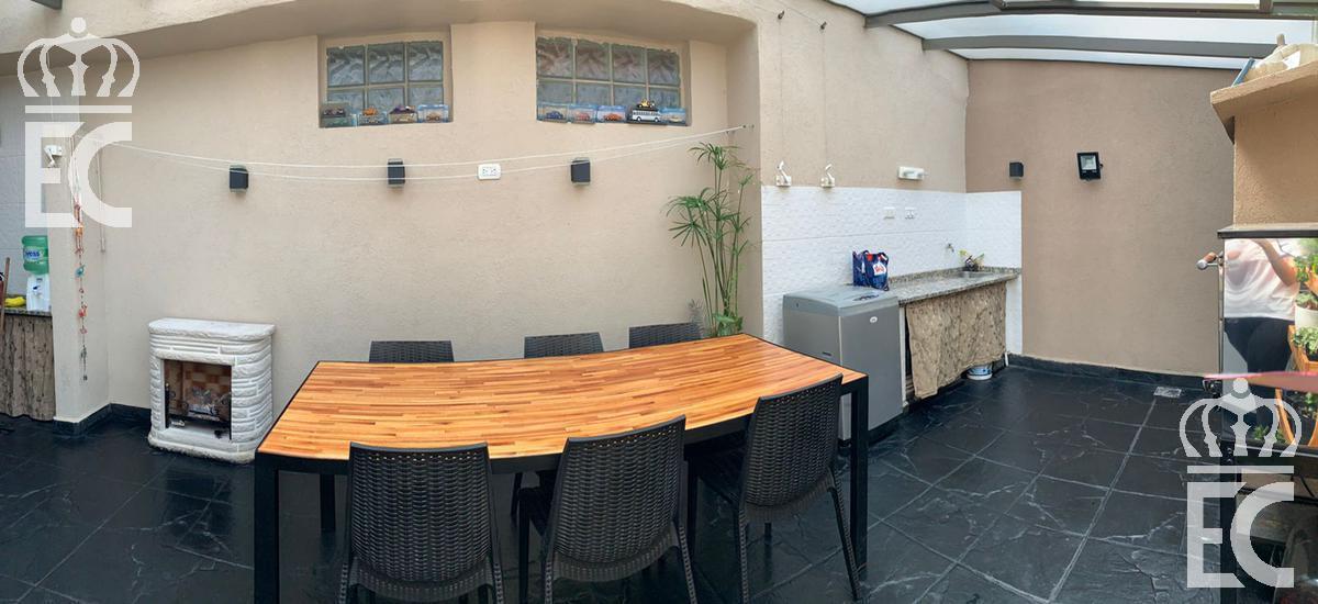 Venta - Tríplex con inmenso patio - Quincho - Piñeyro - Avellaneda
