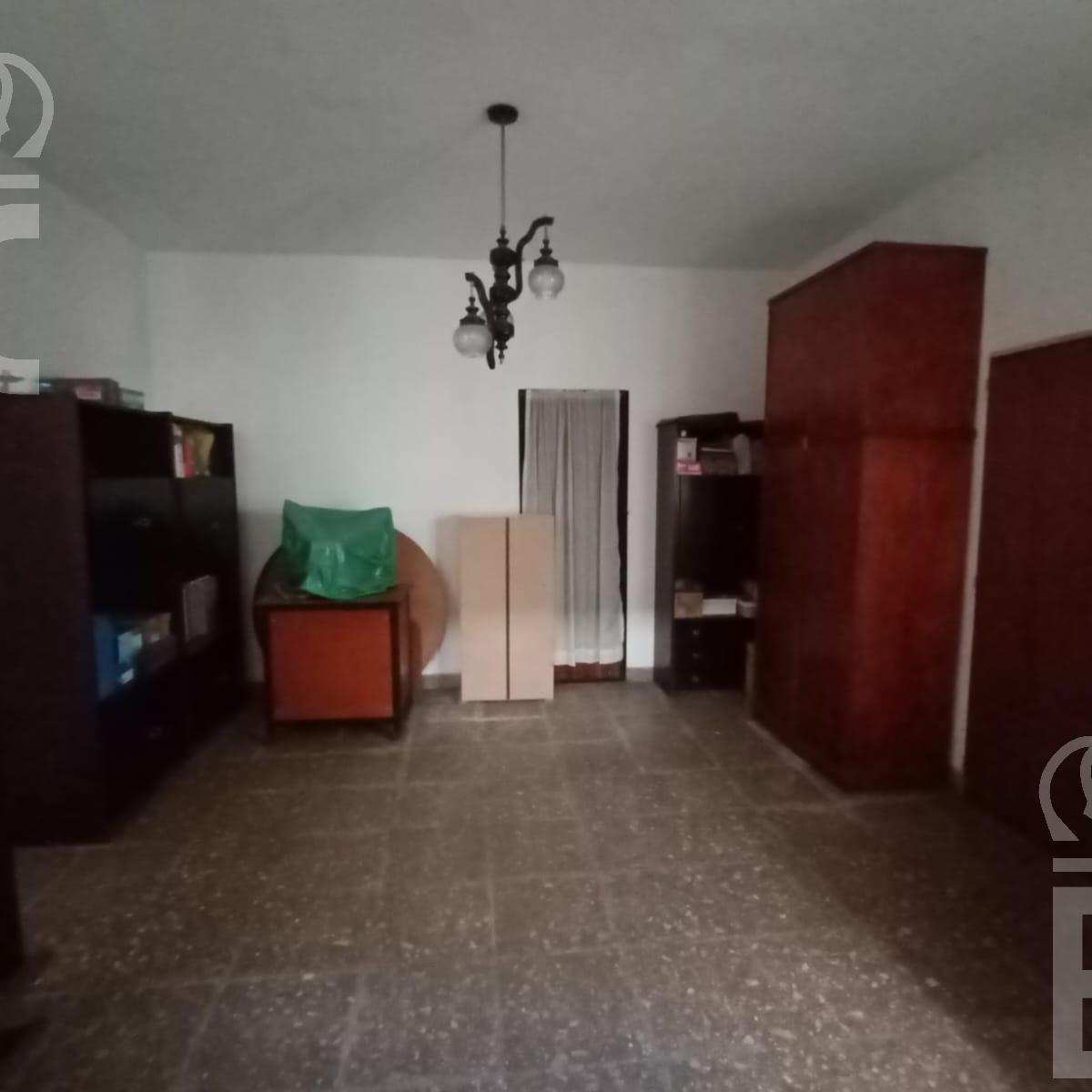Casa con Galpon - Venta en Lanús Este 2