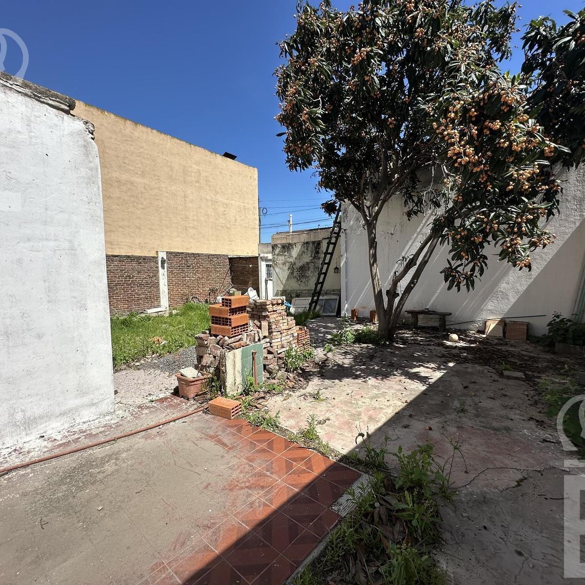 Venta de PH en Lanús Oeste con Gran Lote Para Construir! 5