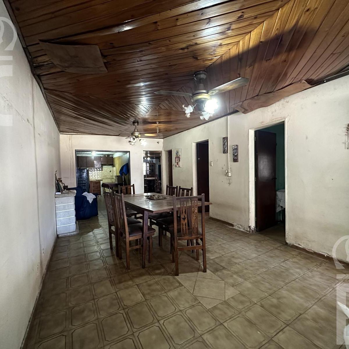 Casa con Local en Lanús Oeste Para Reciclar 4