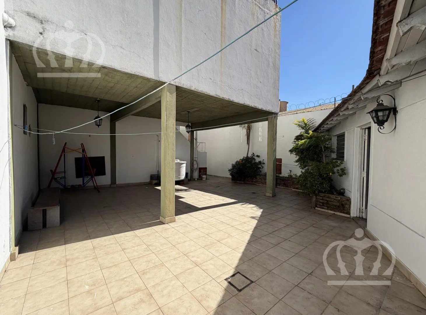 PH con gran patio en venta en Lanús Este 2
