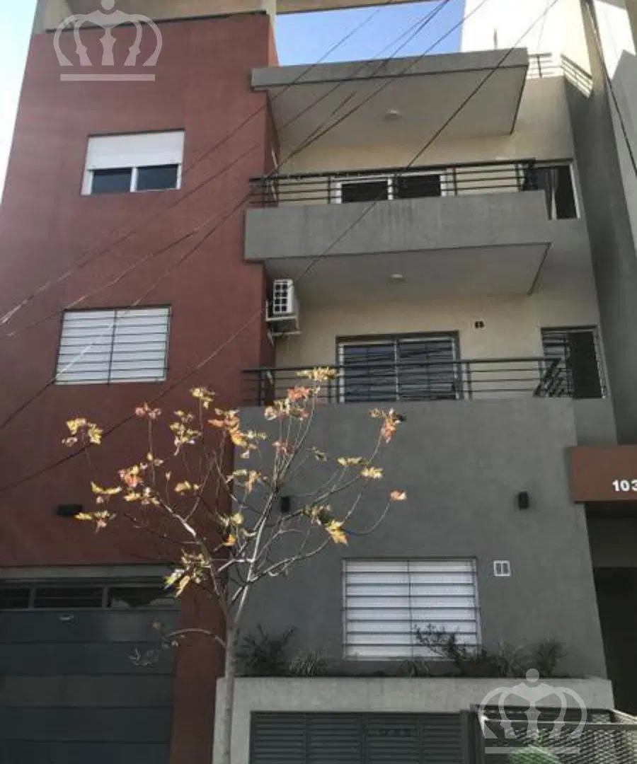 DEPTO 1° PISO X ESCALERA 2 AMB C/COCHERA - APTO CREDITO 5