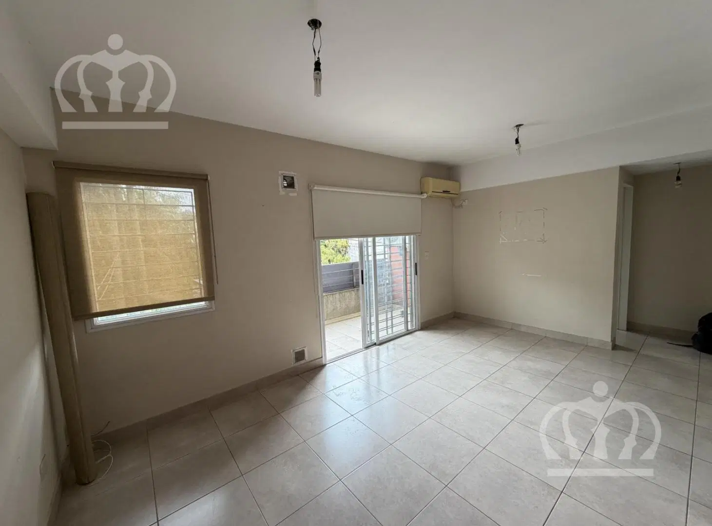 DEPTO 1° PISO X ESCALERA 2 AMB C/COCHERA - APTO CREDITO 3
