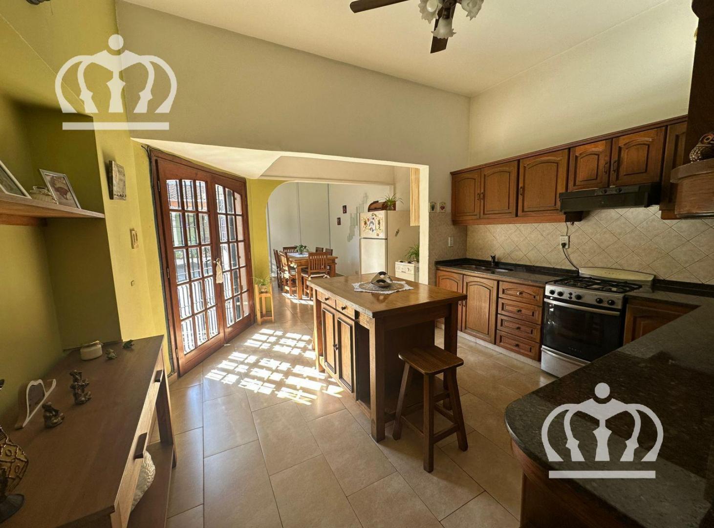 Foto de Venta de Casa con fondo libre - Lanús Oeste - excelente estado !, imagen 1