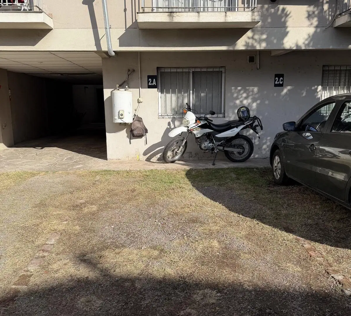 Departamento 2 ambientes en venta con cochera en Banfield Este 5
