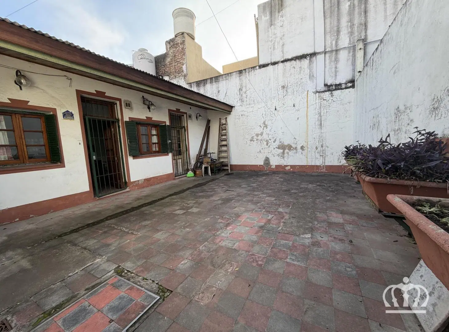 Venta Casa - 3 ambientes - con cochera - patio - Lanús Este. 8