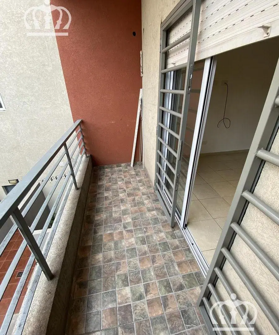 Alquiler-dto 2 ambientes con cochera descubierta, balcón y terraza propia 4