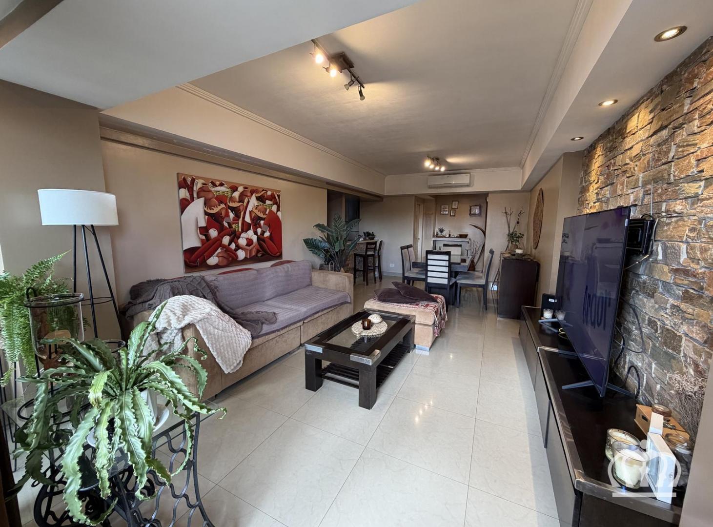 Foto de Venta departamento - 3 ambientes - con balcón - baulera y cochera - en, imagen 5