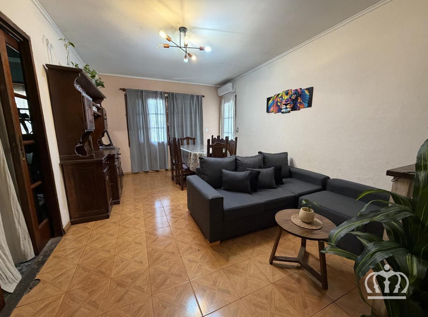 Foto de Venta- PH - 6 ambientes - 1° piso - zona céntrica - en Lanús Este -, imagen 1