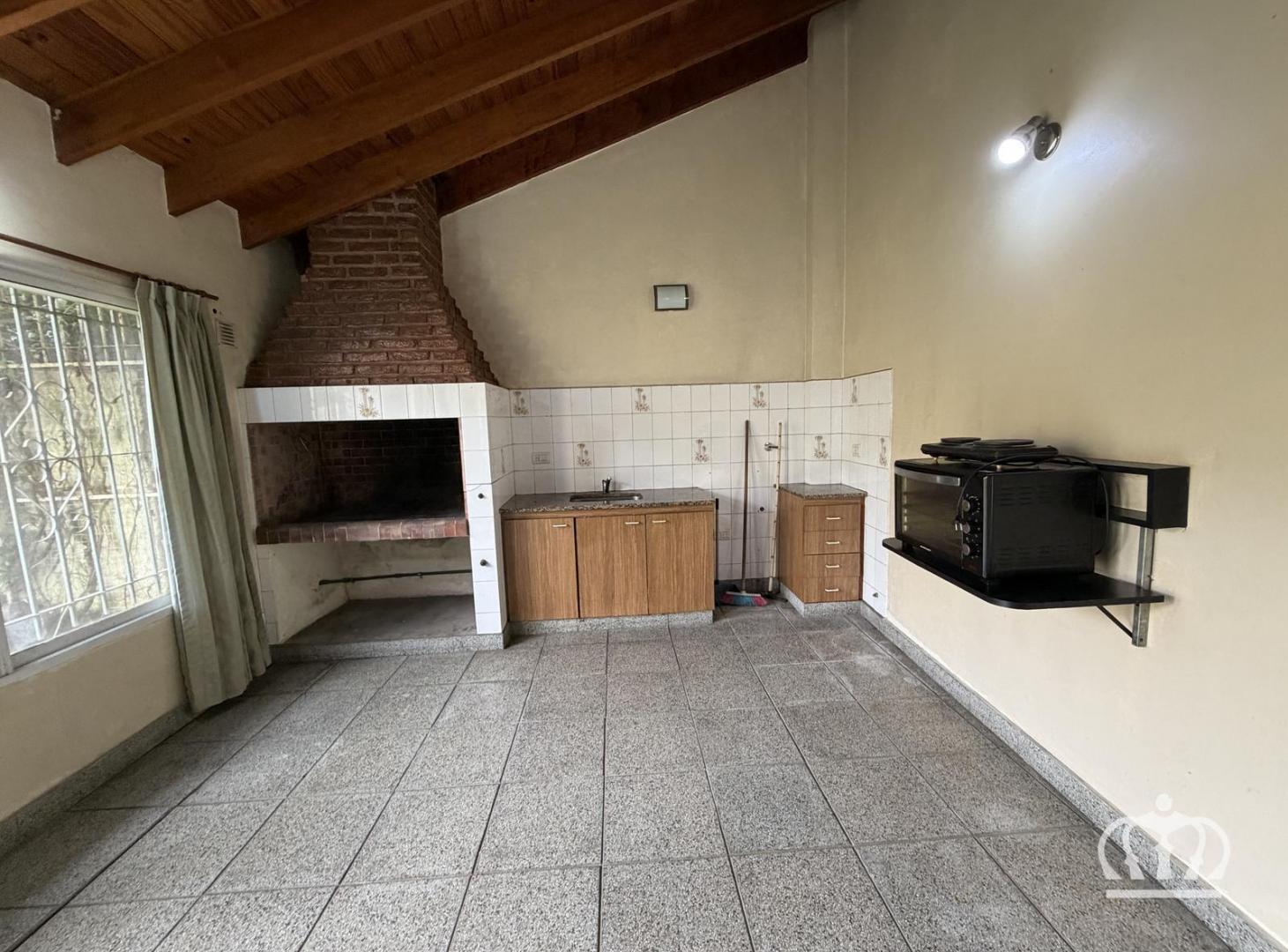 Foto de EXCLUYENTE GARANTIA PROPIETARIA PH - Sarandi, imagen 4