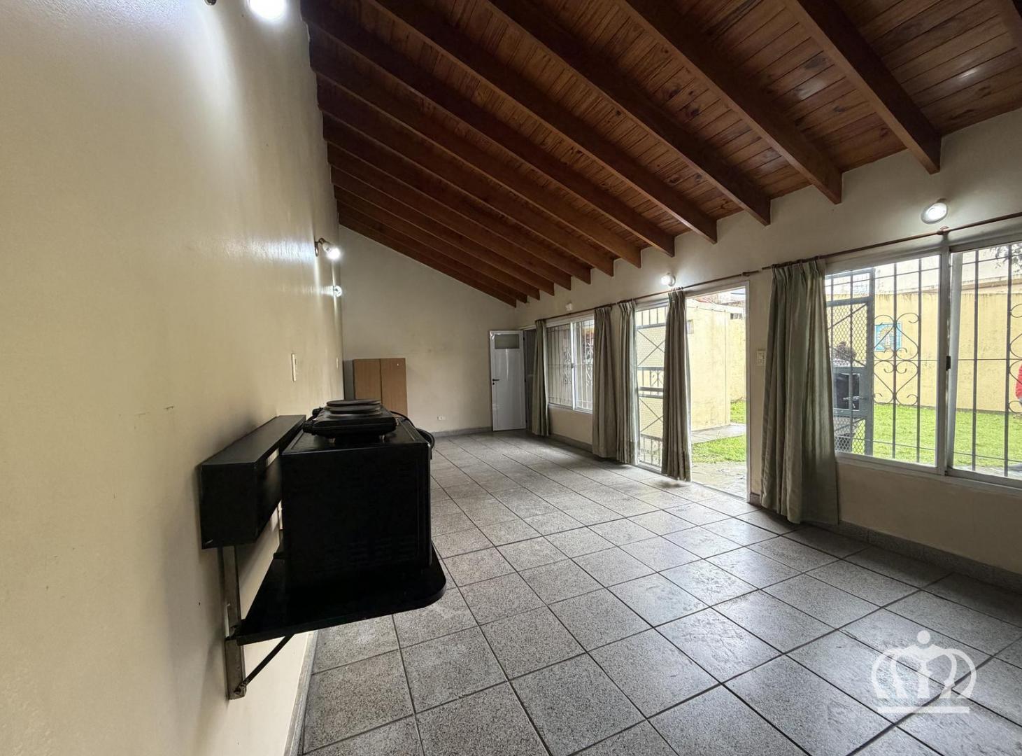 Foto de EXCLUYENTE GARANTIA PROPIETARIA PH - Sarandi, imagen 3