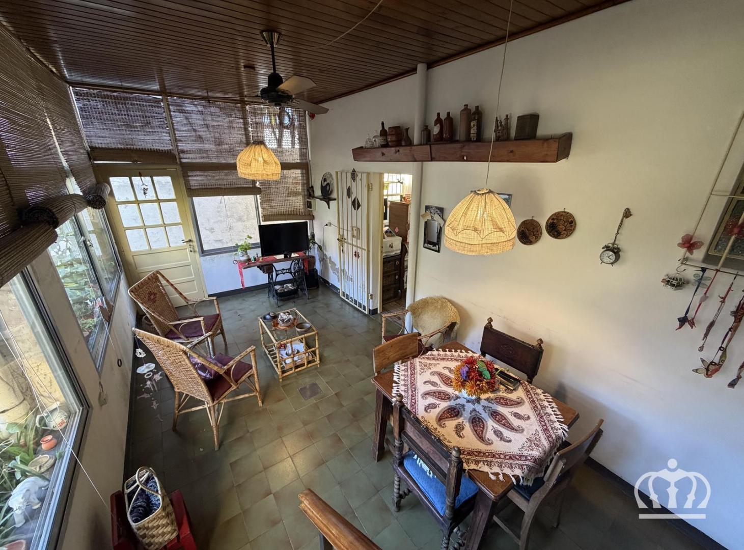 Foto de Venta - casa - para dos familias - con patio y fondo libre - Lanús Este, imagen 1