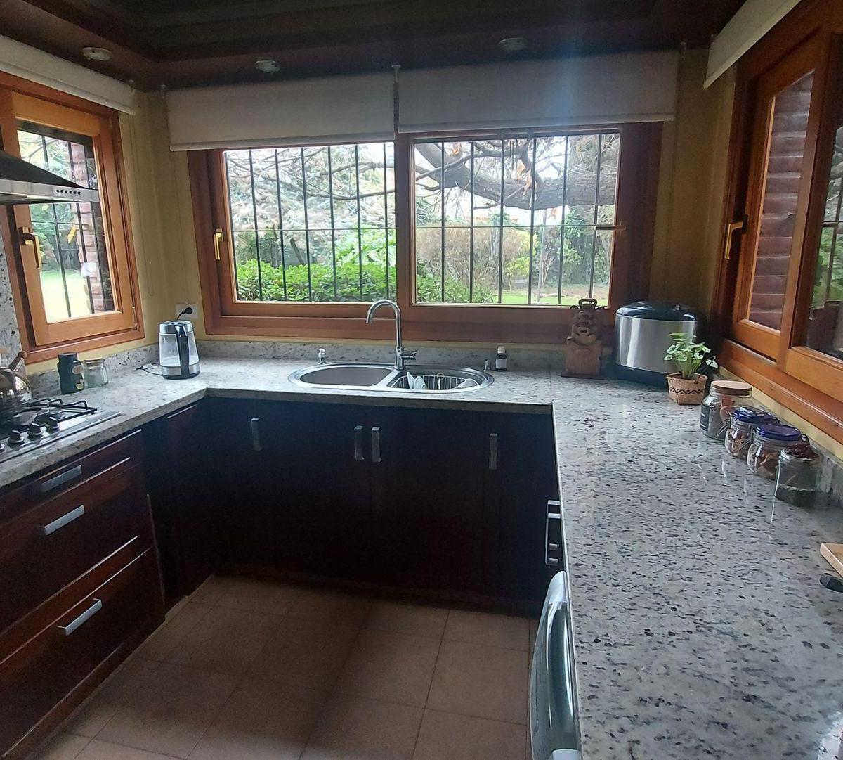 Venta Casa en Varela 4 Dorm. y Pileta 2