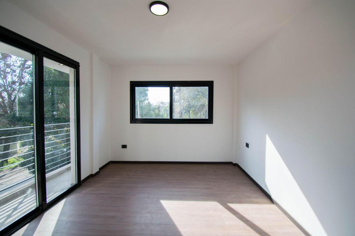 Casa en Venta City Bell a Estrenar 4 Dorm. 4