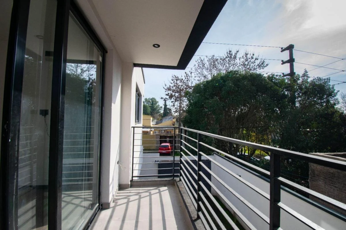 Casa en Venta City Bell a Estrenar 4 Dorm. 5