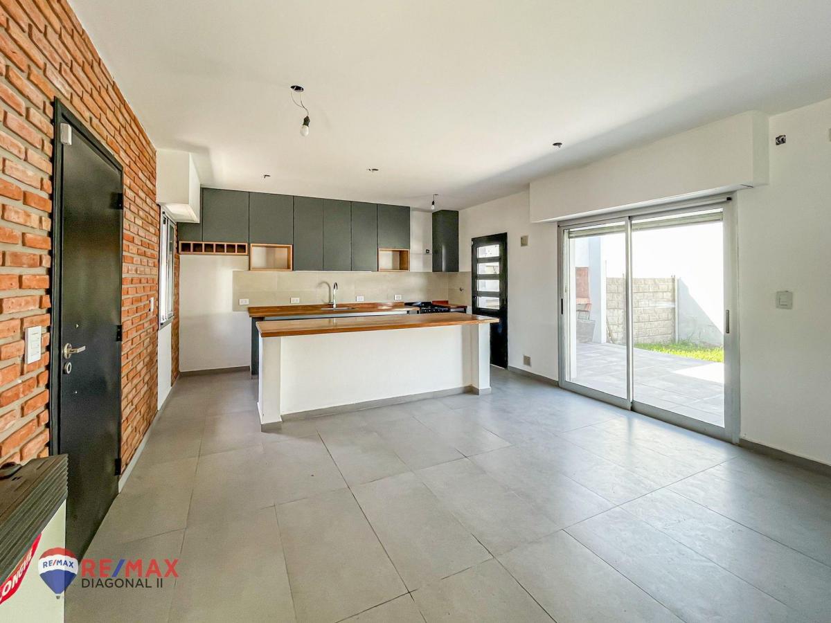 Casas en Venta en Villa Elisa a Estrenar 4