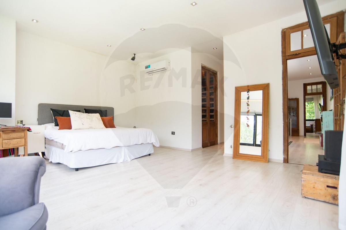 Casa de 4 Dorm en Venta en Villa Elisa Apta Banco 5