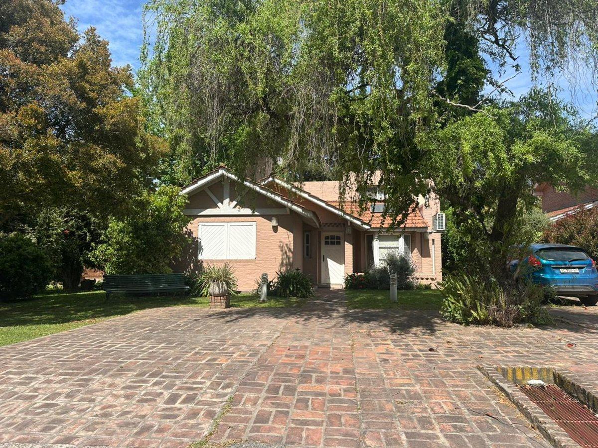 Casas en Venta en Barrio Privado Club del Carmen 3