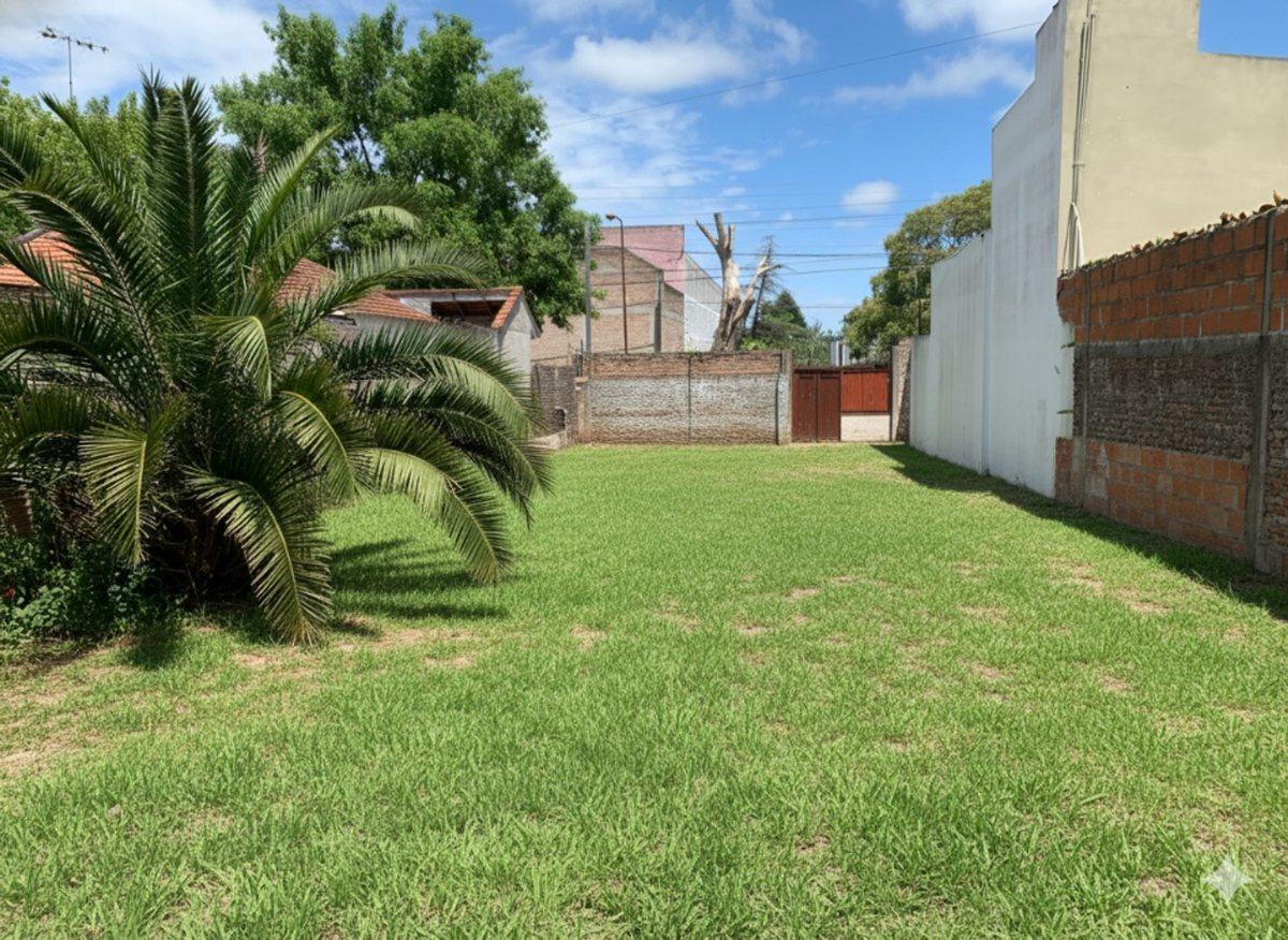CASA EN VENTA LA PLATA