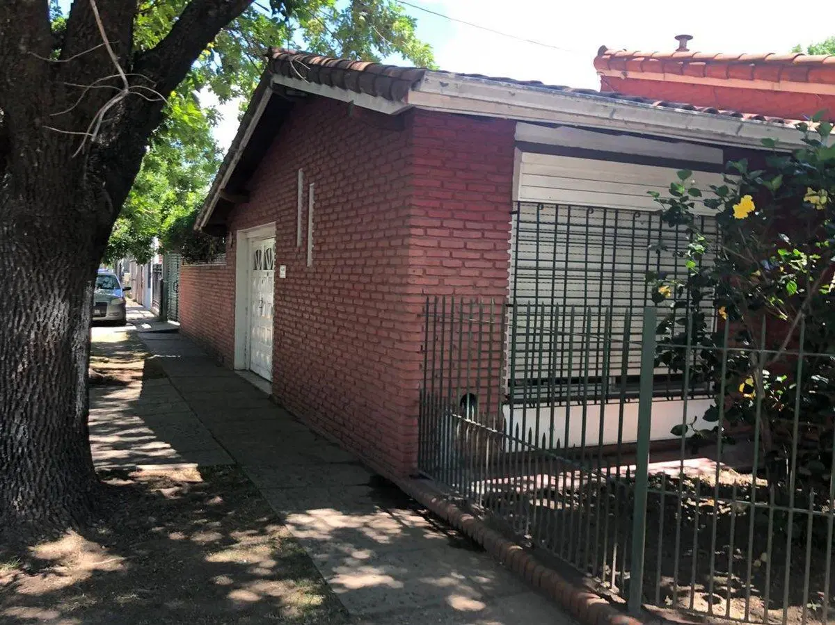 CASA EN VENTA EN BARRIO MARITIMO 2