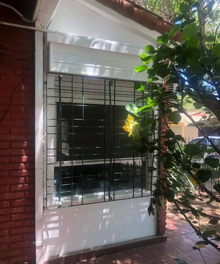 CASA EN VENTA EN BARRIO MARITIMO 5