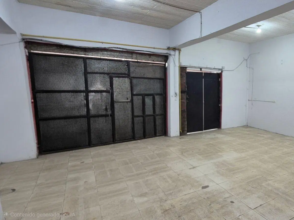 LOCAL COMERCIAL c/CASA y DPTOS en Fcio. Varela 5