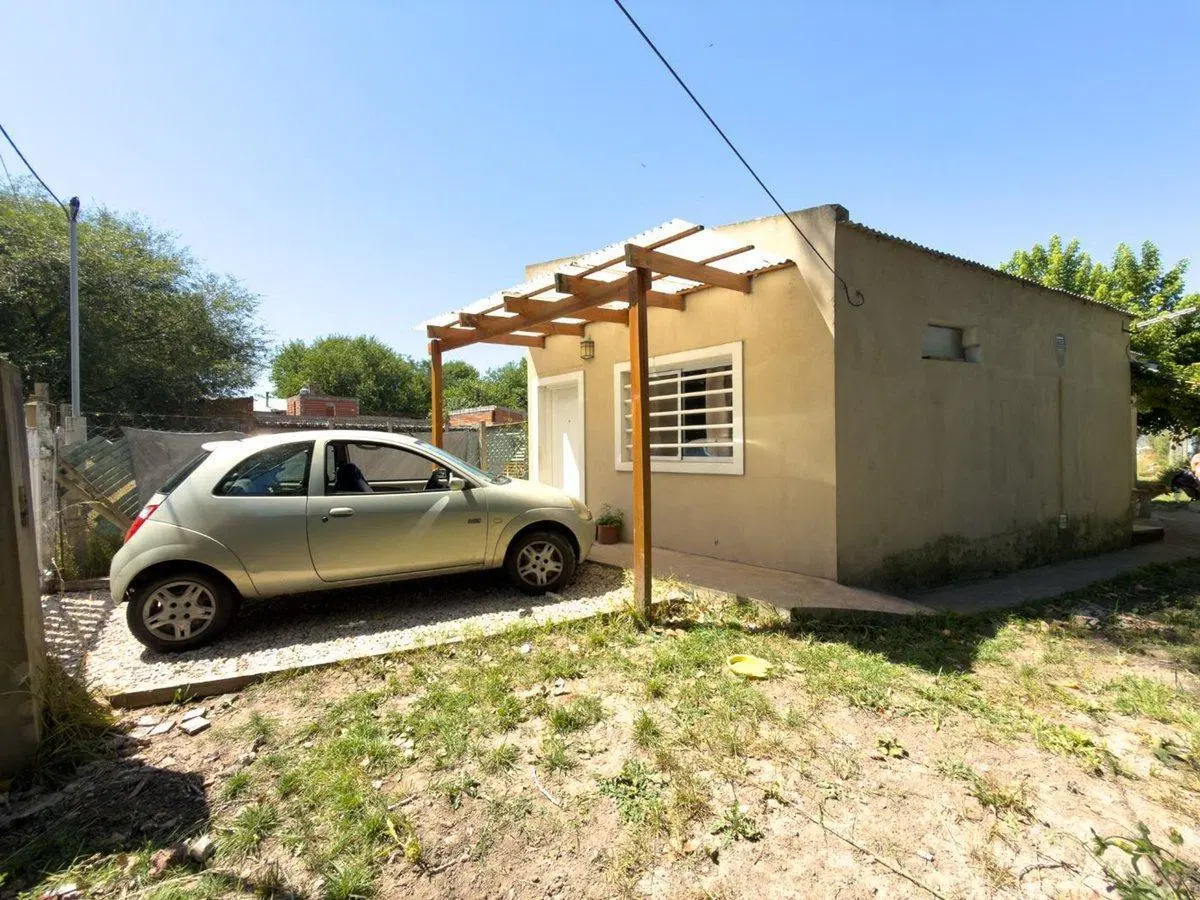 CASA EN VENTA EN CITY BELL 4