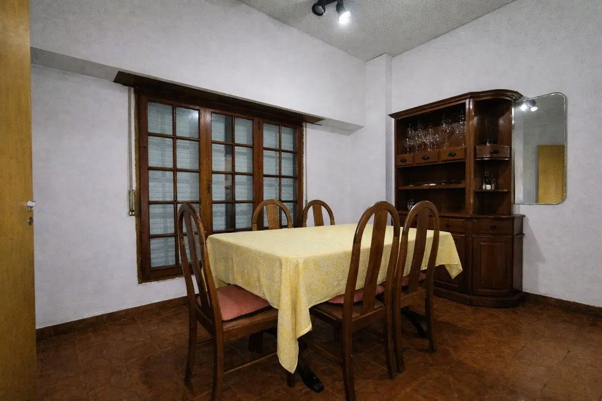CASA EN VENTA EN FLORENCIO VARELA 5