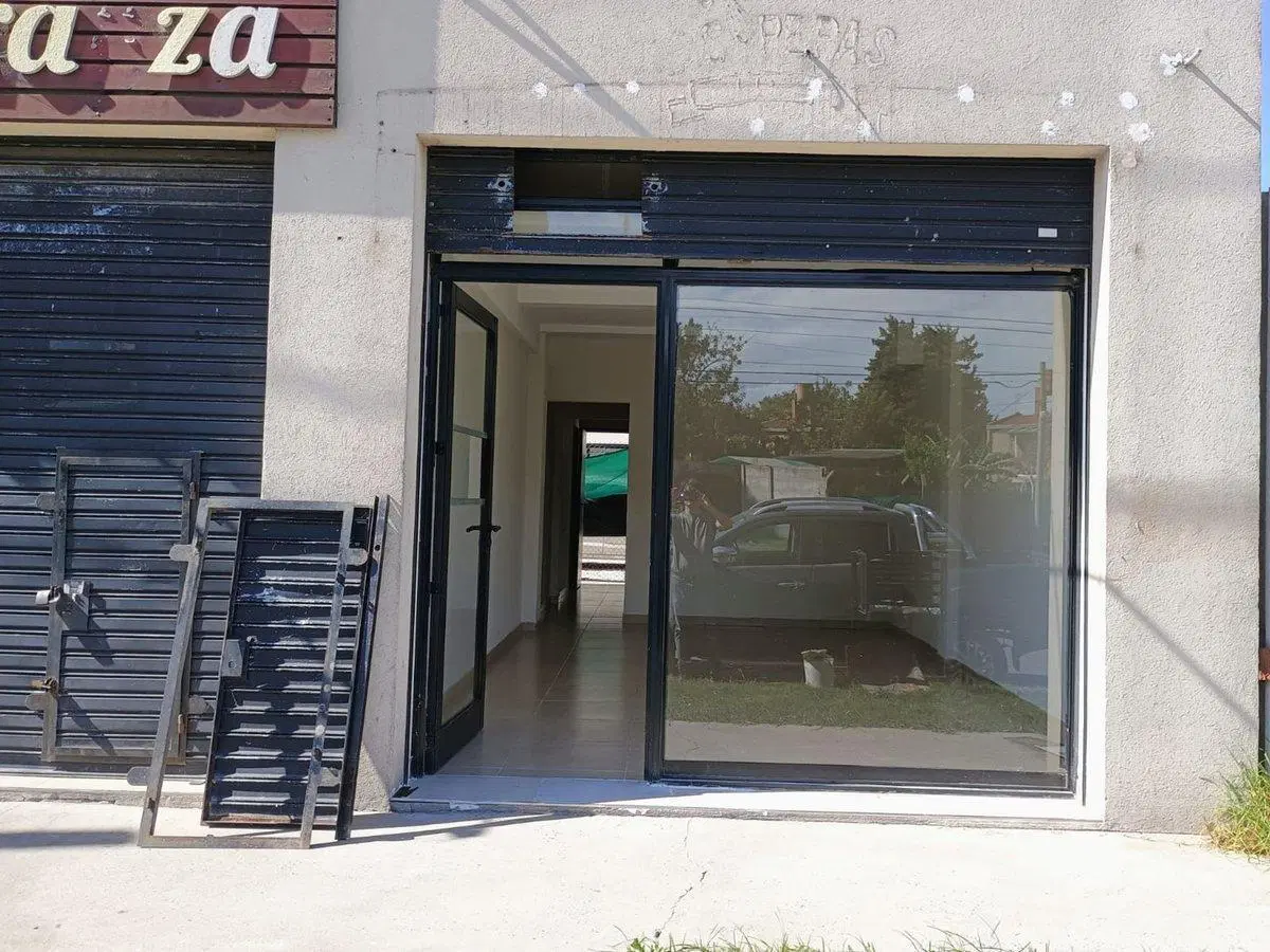 Local comercial en ALQUILER La Plata. 3