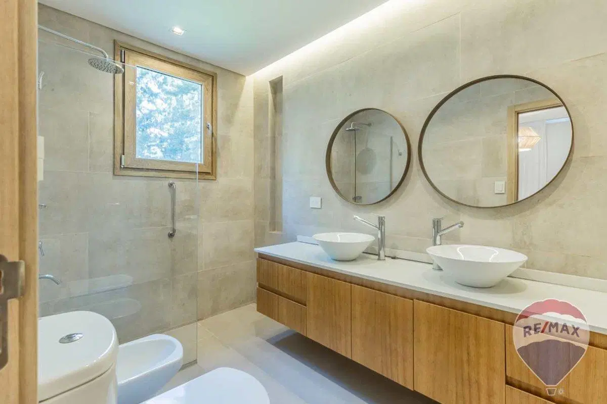 CASA EN VENTA EN MIRALAGOS 1 2