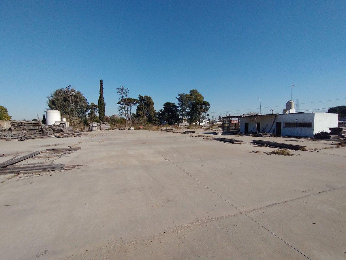 TERRENO COMERCIAL EN VENTA EN AVENIDA TRANSITADA