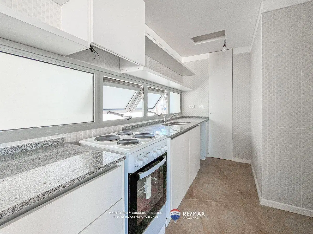 DEPARTAMENTO EN VENTA CON COCHERA  EN LA PLATA 5