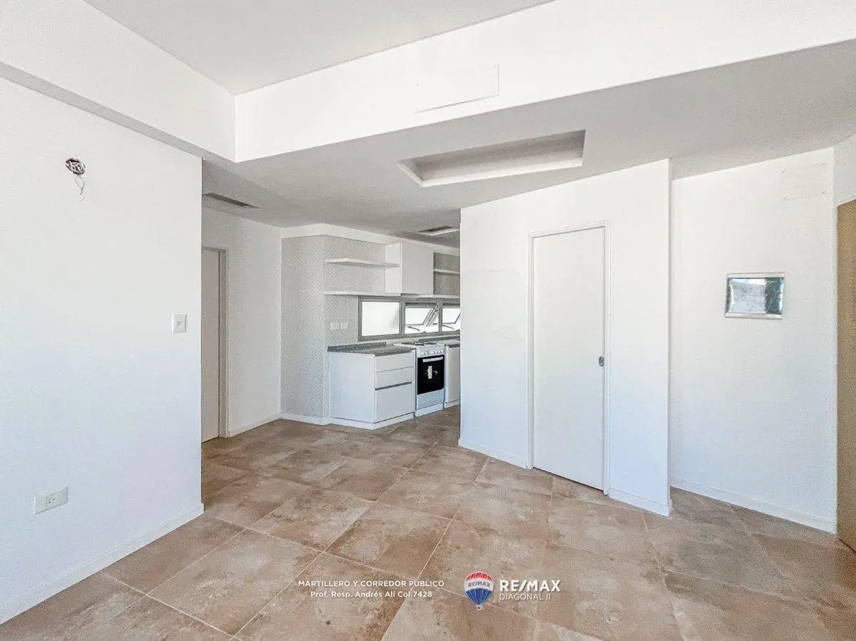 DEPARTAMENTO EN VENTA CON COCHERA  EN LA PLATA 4