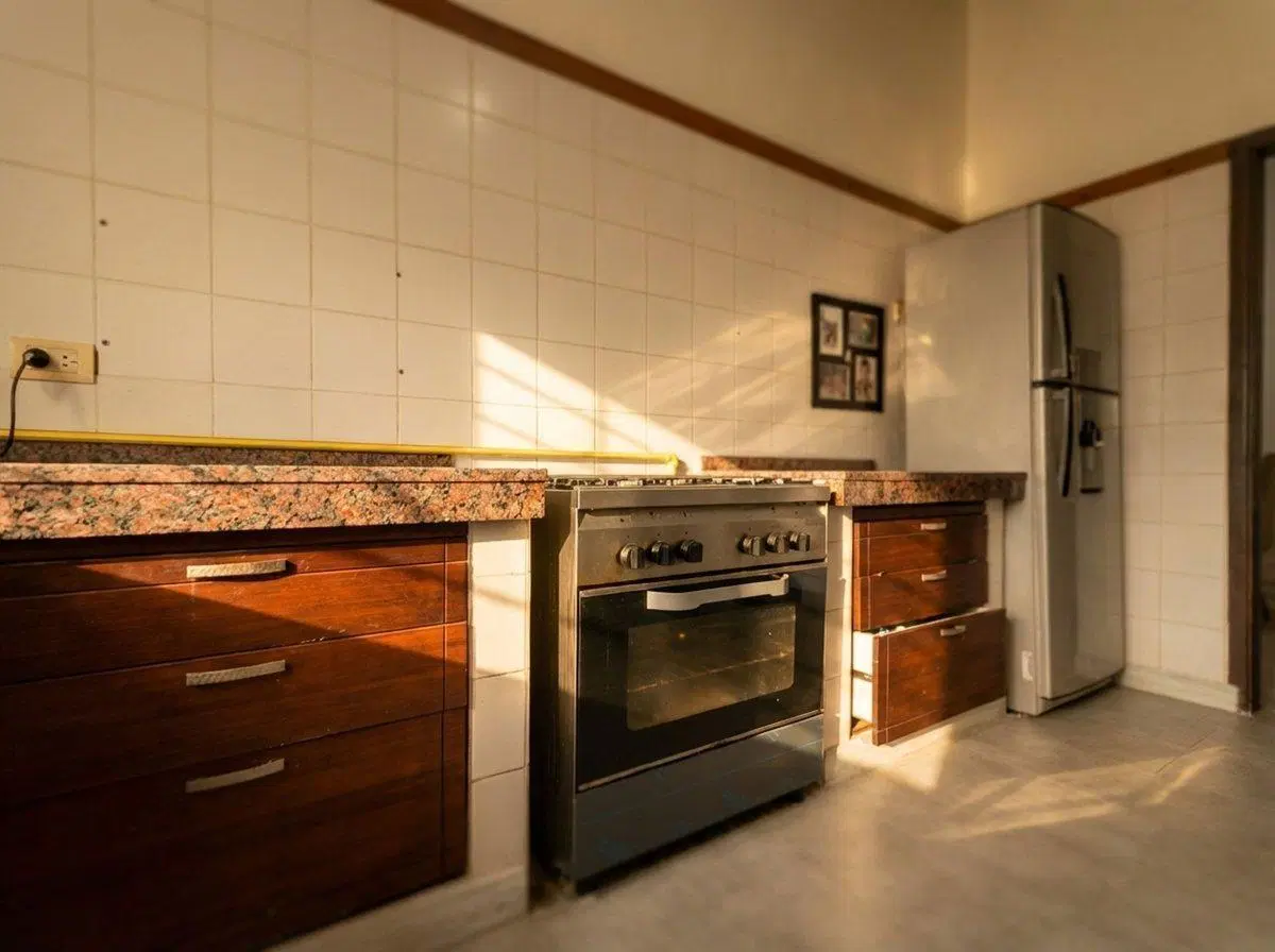 CASA EN VENTA EN CITY BELL, 3 DORMITORIOS Y JARDIN 5