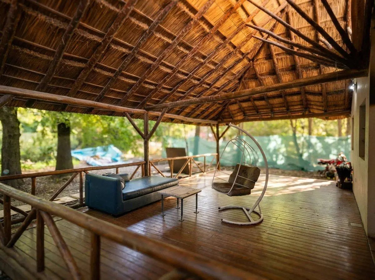 CASA EN VENTA EN CITY BELL, 3 DORMITORIOS Y JARDIN 2