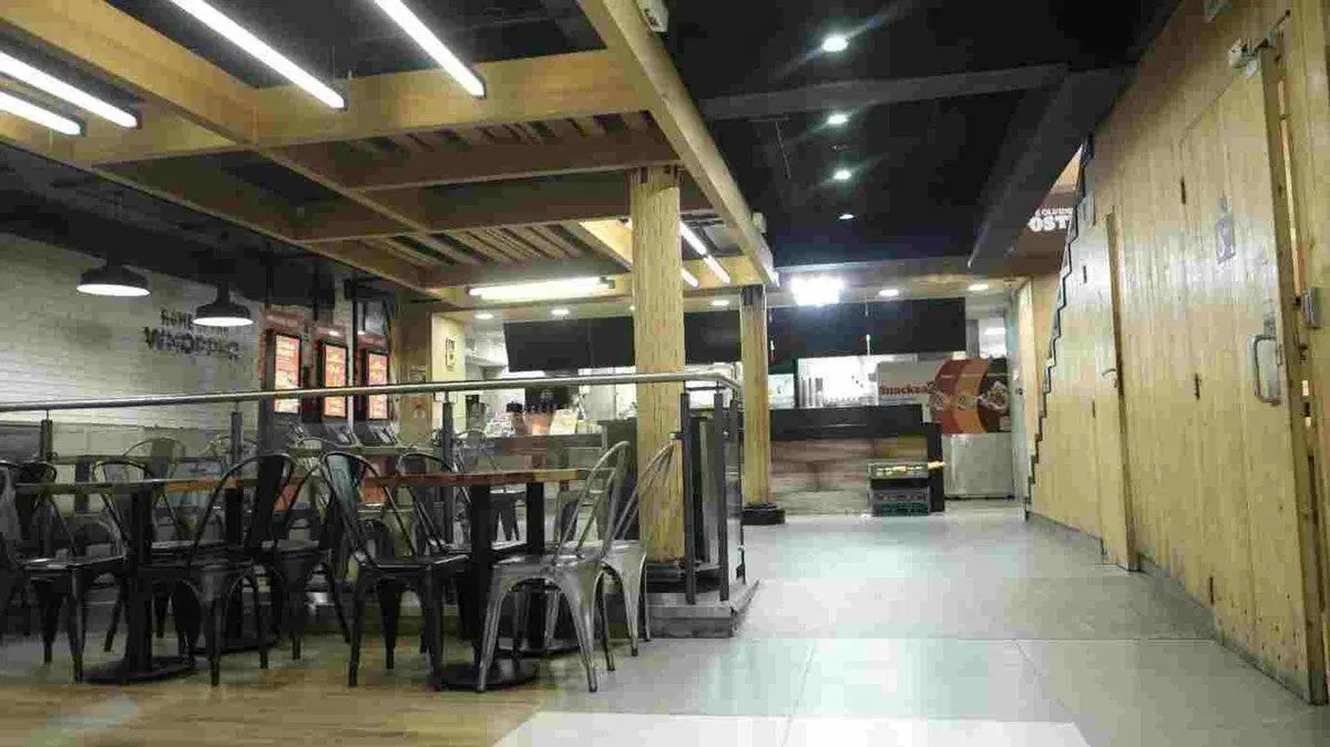 Local comercial en alquiler en La Plata 3