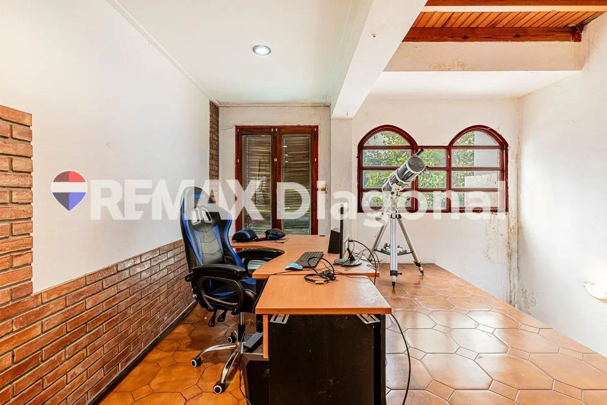CASA EN VENTA LA PLATA CON LOCAL 3
