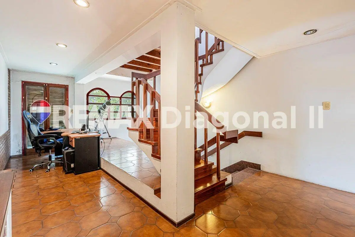 CASA EN VENTA LA PLATA CON LOCAL 5