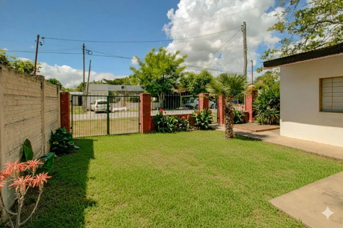 CASAS EN VENTA EN LA PLATA CON JARDIN 2
