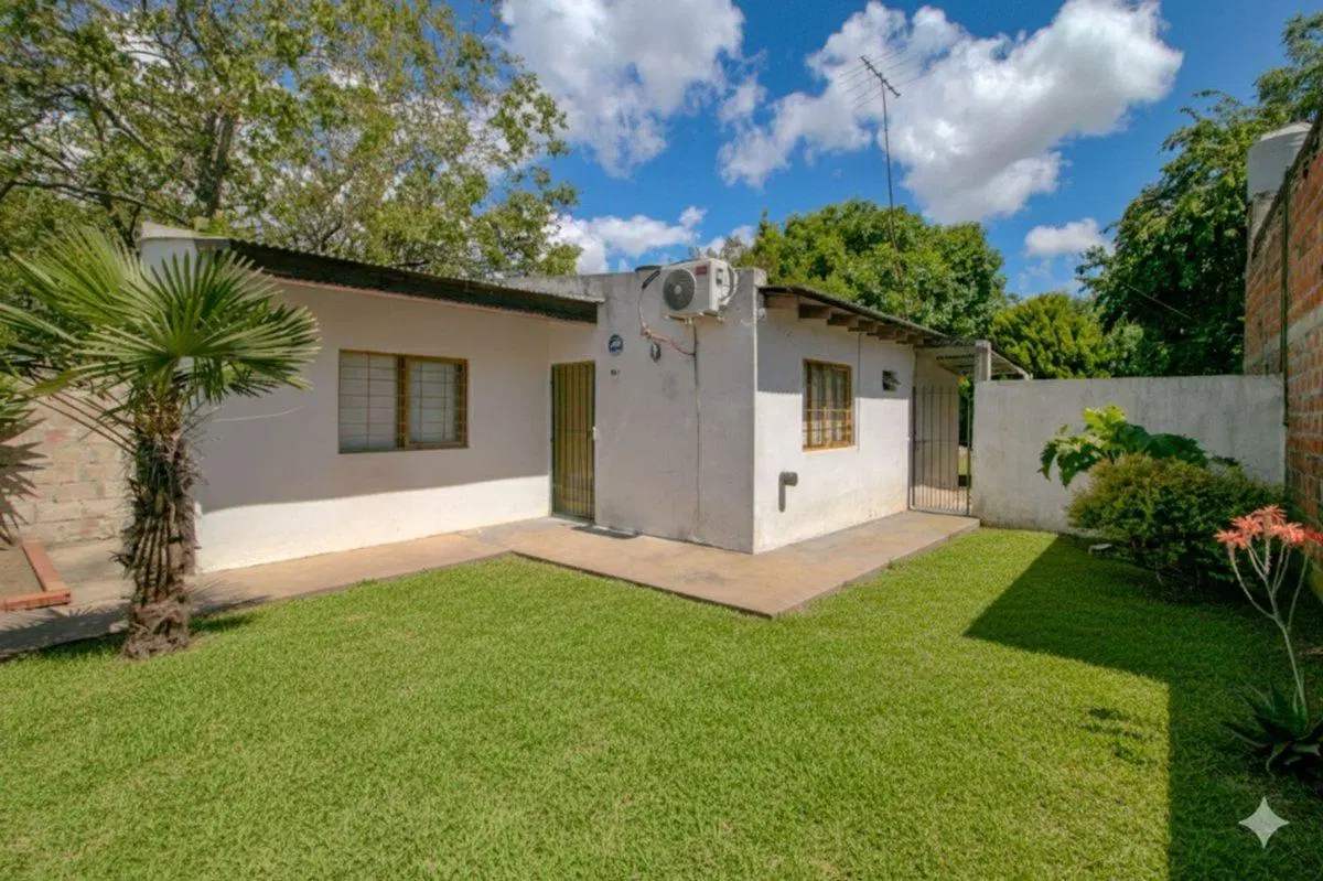 CASAS EN VENTA EN LA PLATA CON JARDIN 3