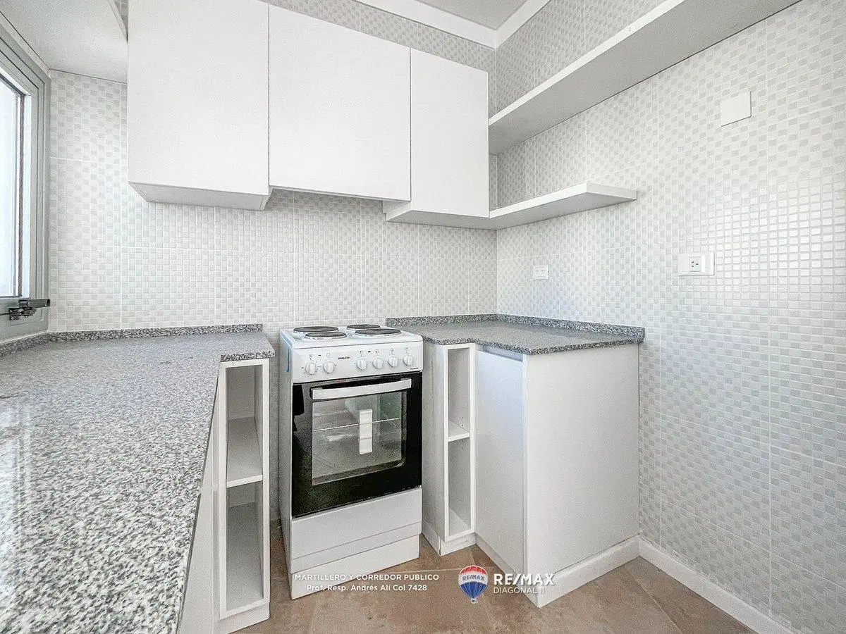 DEPARTAMENTO EN VENTA CON BALCON,COCHERA LA PLATA 5