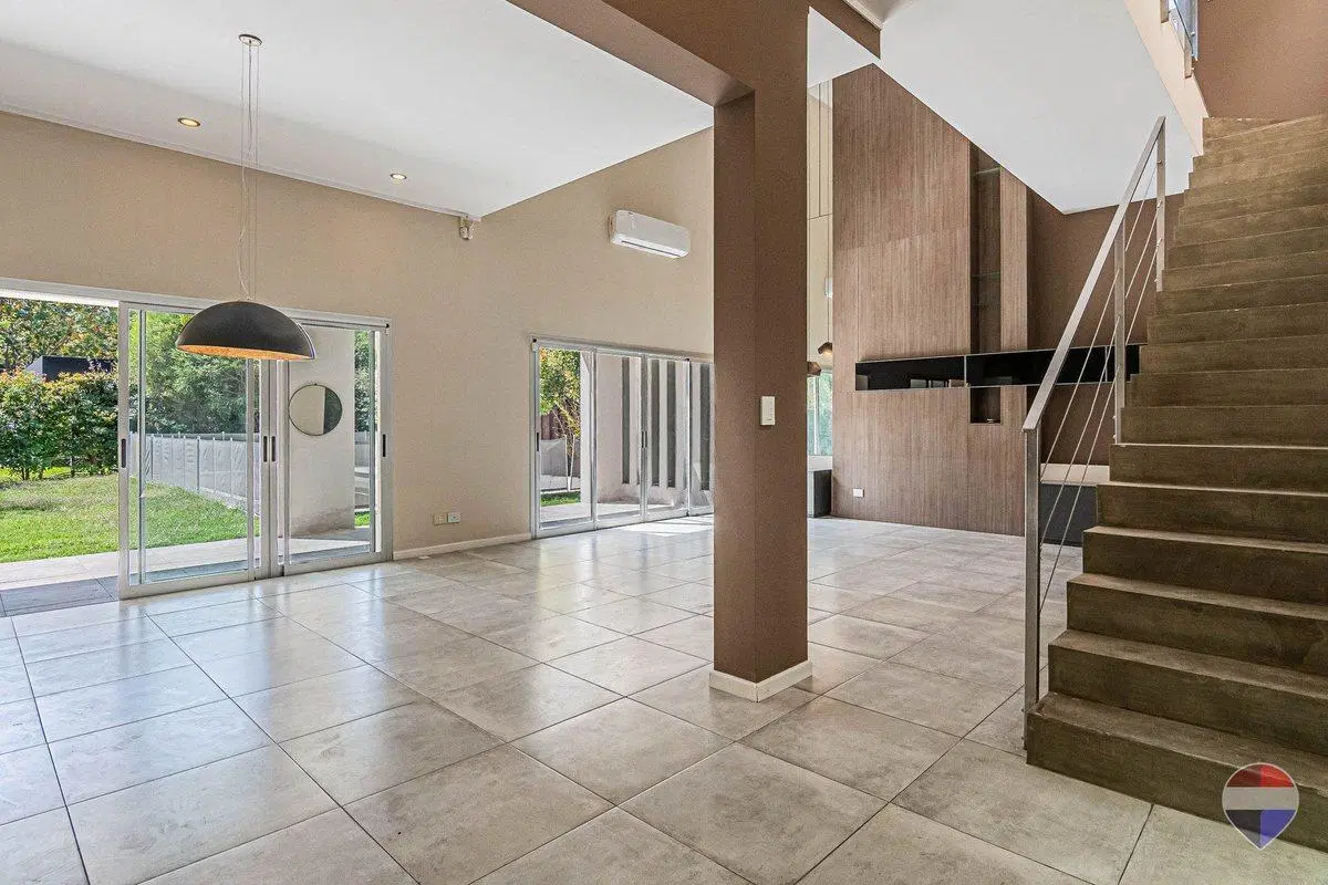 CASA EN VENTA CITY BELL- BARRIO CERRADO 2