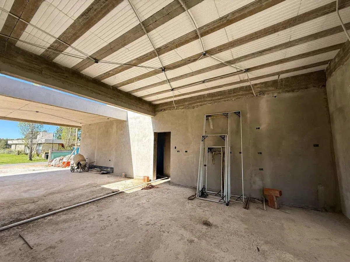 Casa en Venta en Miralagos I de  3 Dormitorios 4