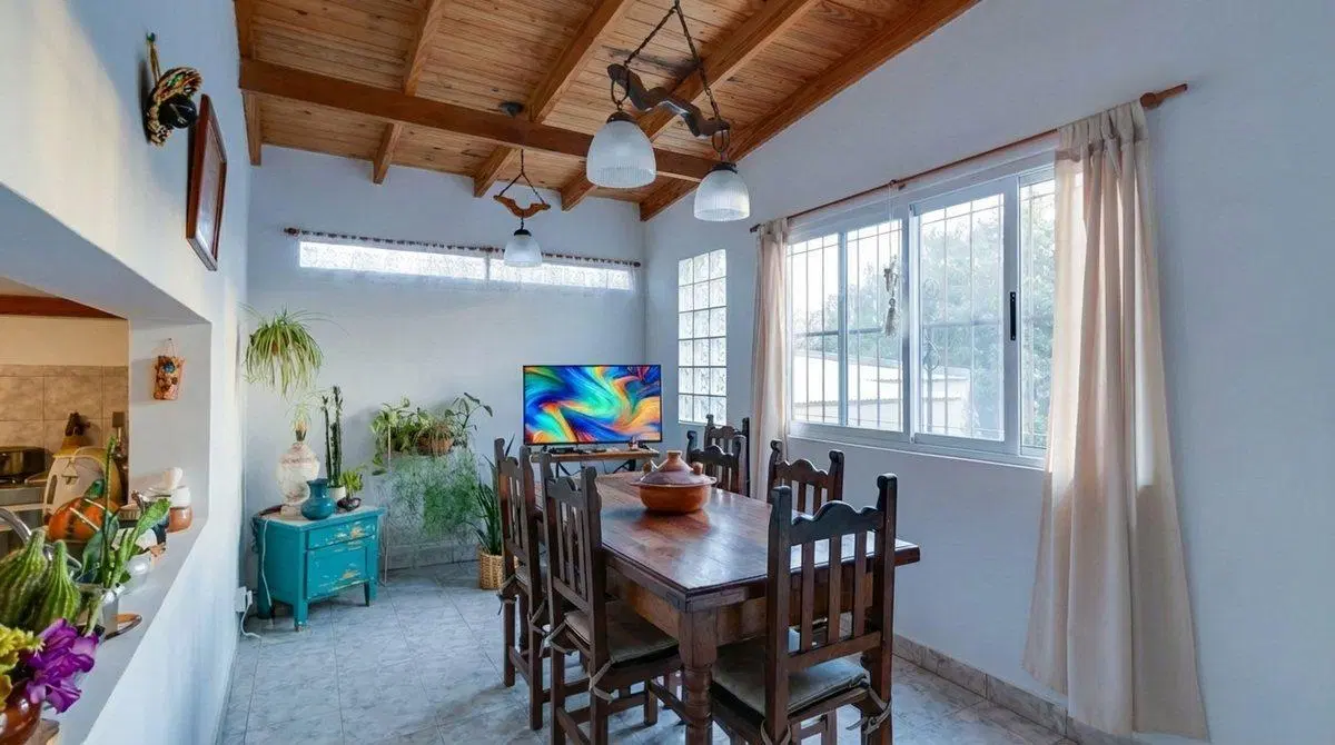 VENTA DE CASA 3 DORMITORIOS Y GALPON EN LOS HORNOS 5