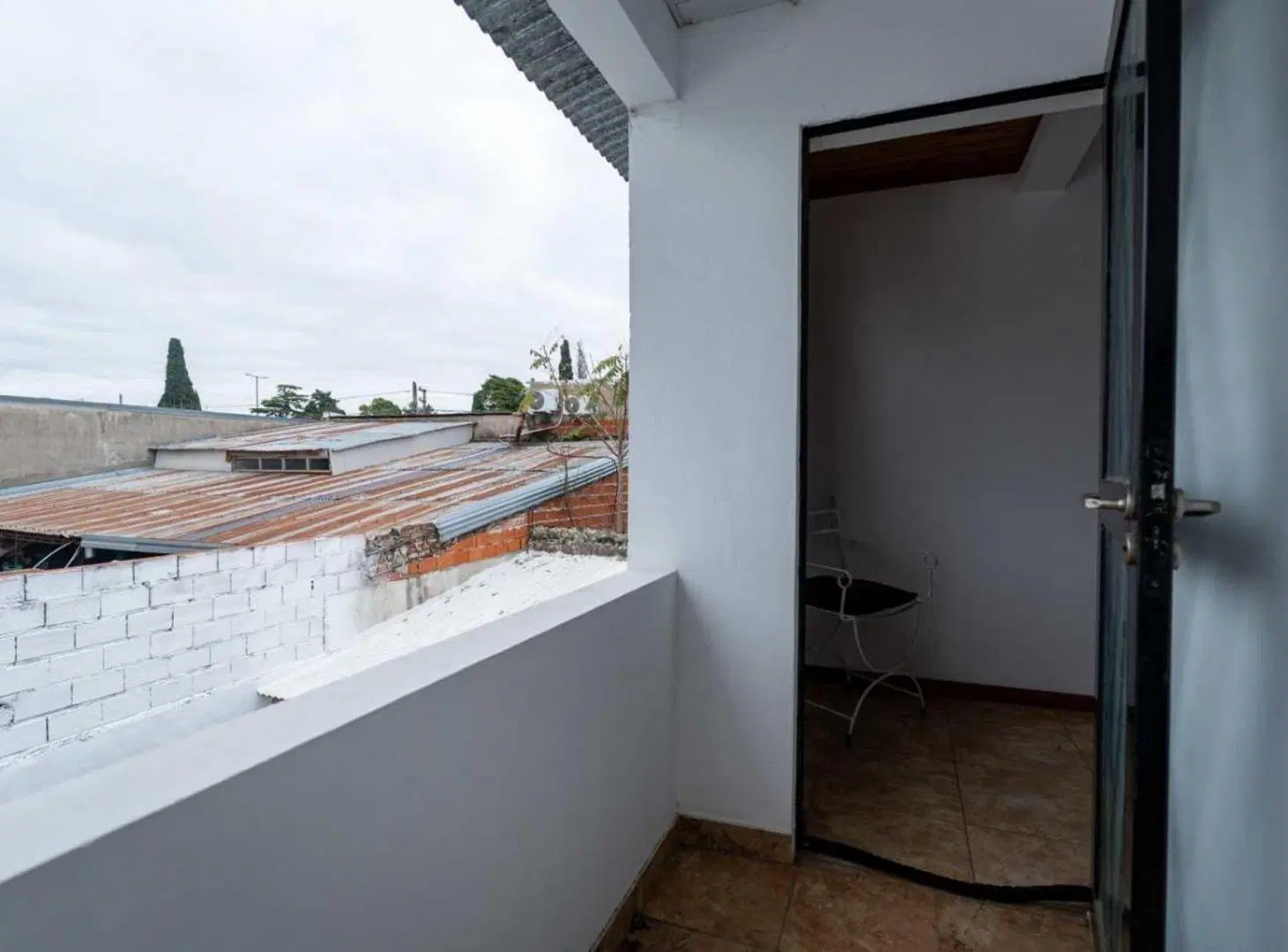 Casa en venta 2 dormitorios con cochera y Galpon 3
